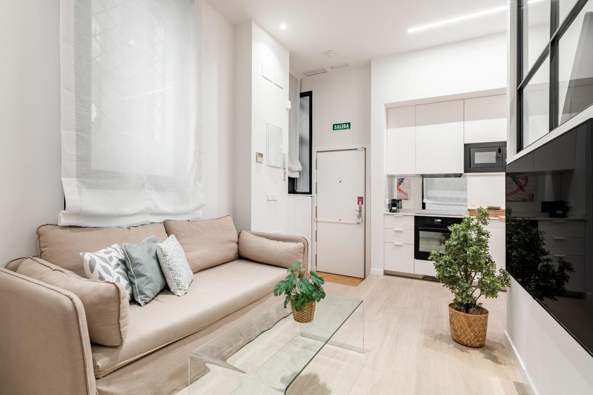 Charming La Almudena *